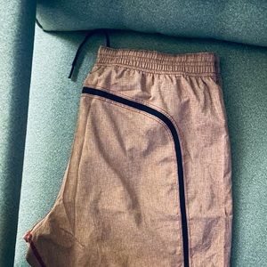 Lululemon salmon athletic XL shorts with blk liner